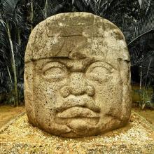 Olmec Kafaları